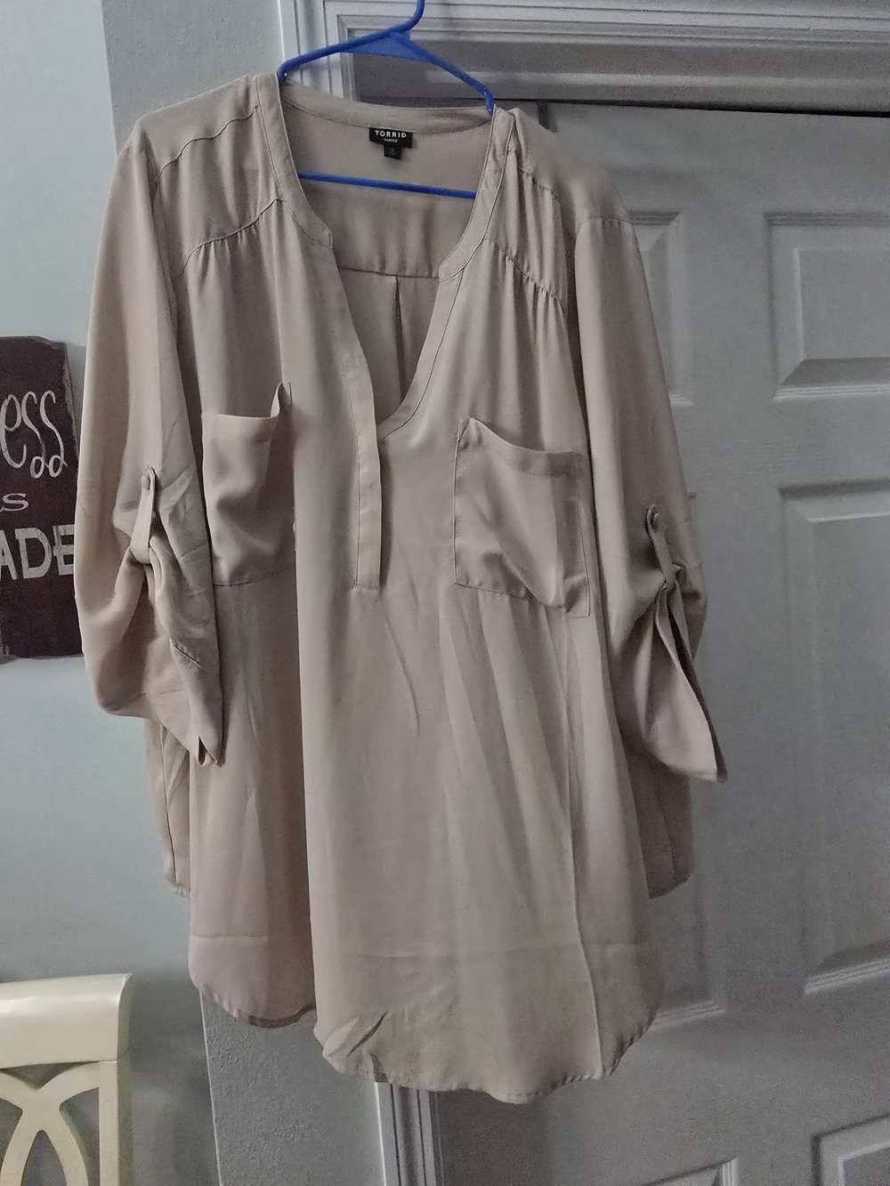Torrid Beige V-Neck 3/4 Sleeve Harper Blouse